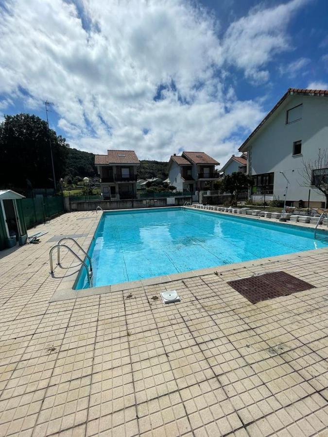 Chalet En Urbanizacion Con Piscina Argonos Bagian luar foto